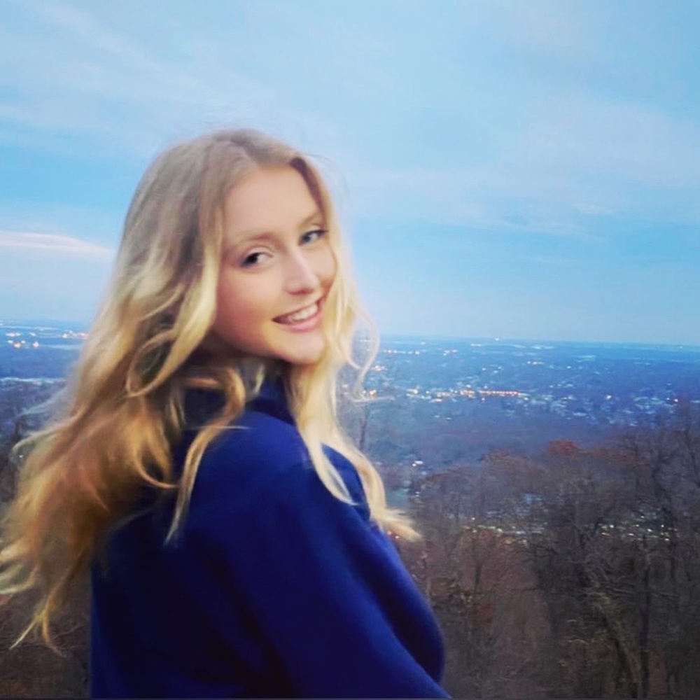 Meet your Posher, Ava